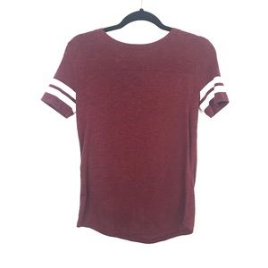 🛍 3/$35 SALE - PINK | Stripe Sleeve Burgundy Tee